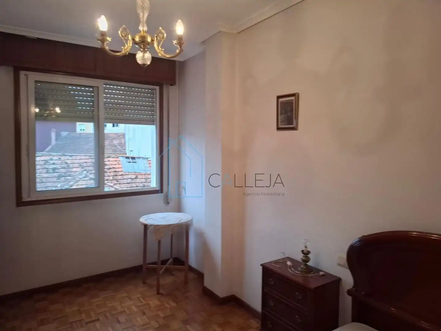 Habitación de Piso en venta en Ourense Capital  con Calefacción, Trastero y Amueblado