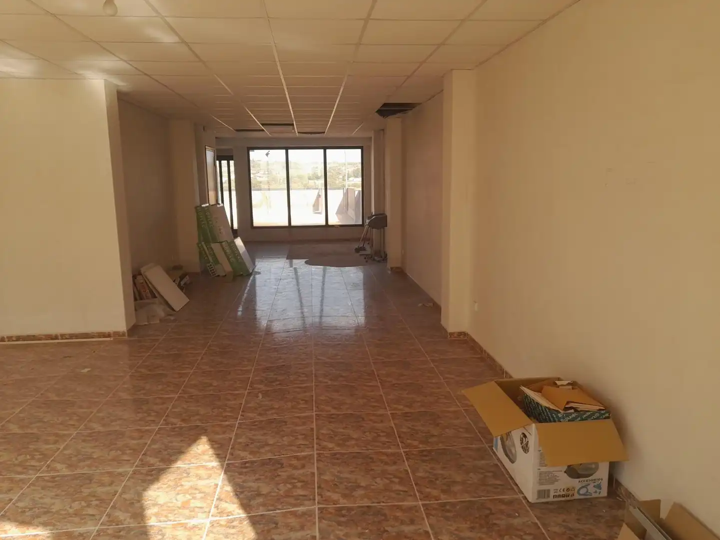 Büro zum Verkauf in Móra d'Ebre mit Terrasse