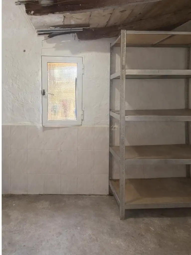 Bathroom of Apartments for sale in Plasenzuela  with Washing machine, Microwave and TV