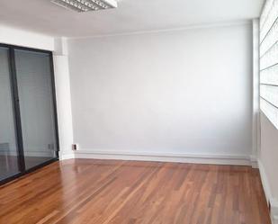 Bedroom of Office to rent in Bilbao   with Heating