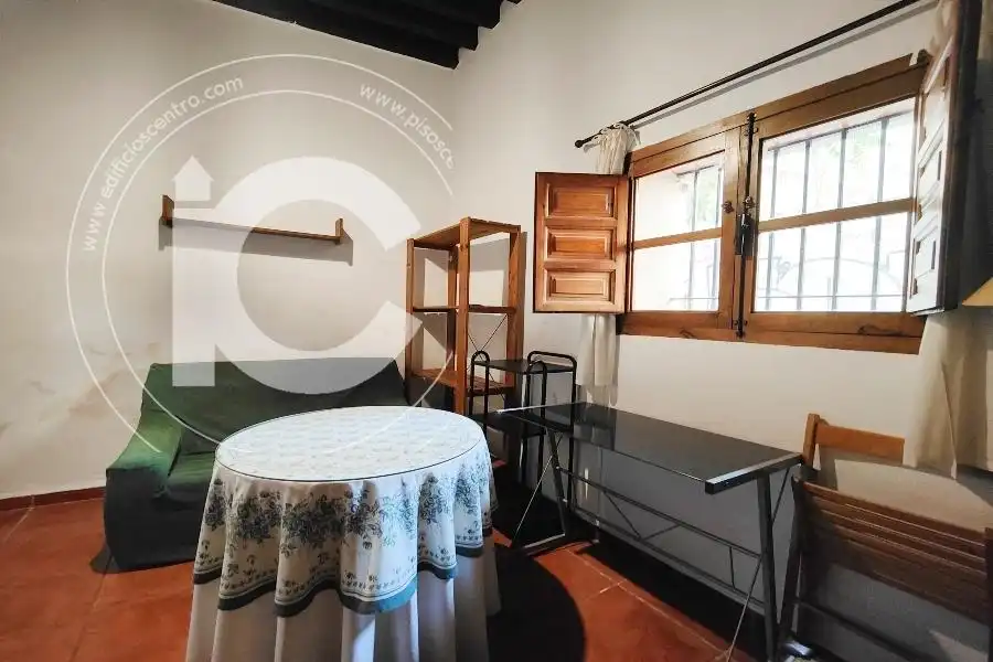 Habitación de Estudio de alquiler en Granada con Aire acondicionado