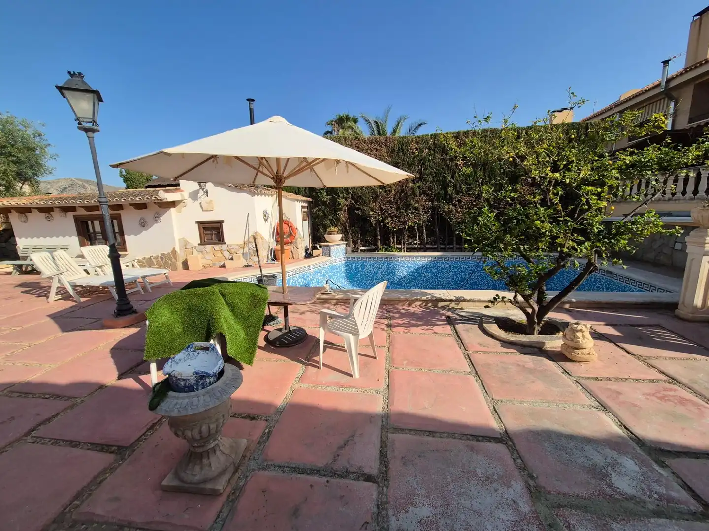 Piscina de Casa o xalet en venda en Petrer amb Calefacció, Jardí privat i Terrassa
