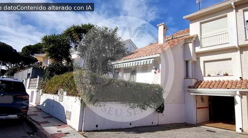 Foto 3 de Casa adosada en venda a Fenals, Girona