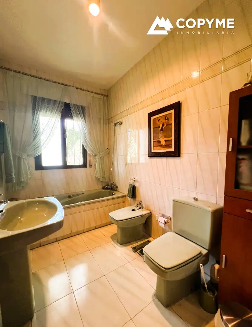 Baño de Casa o chalet en venta en Novés con Calefacción, Jardín privado y Parquet