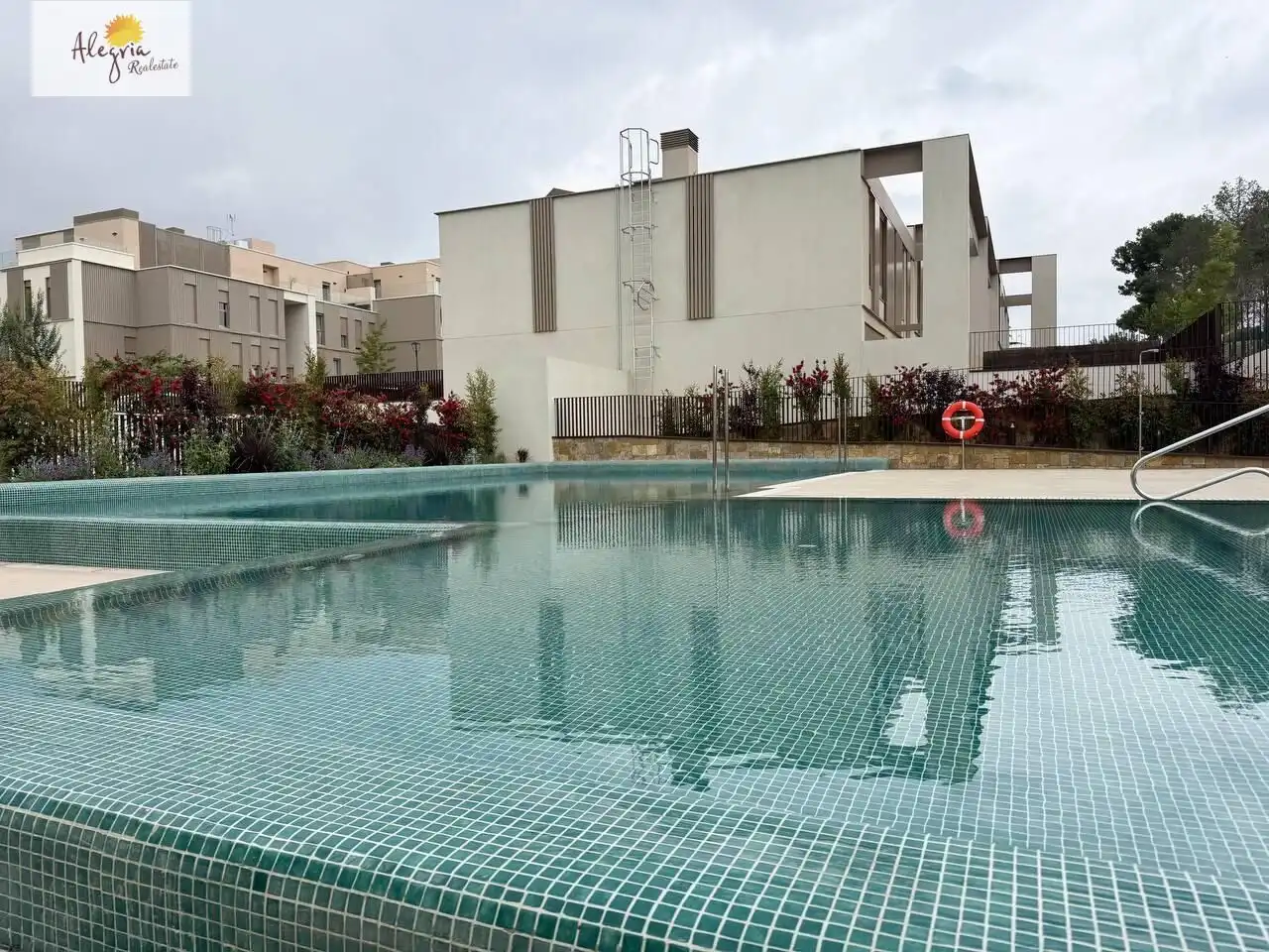Swimming pool of Houses for rent in Godella