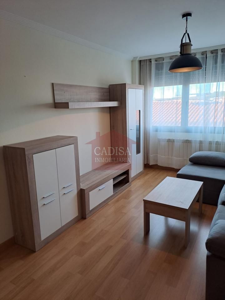 Sala d'estar de Pis de lloguer en Calzada de Valdunciel amb Calefacció i Moblat