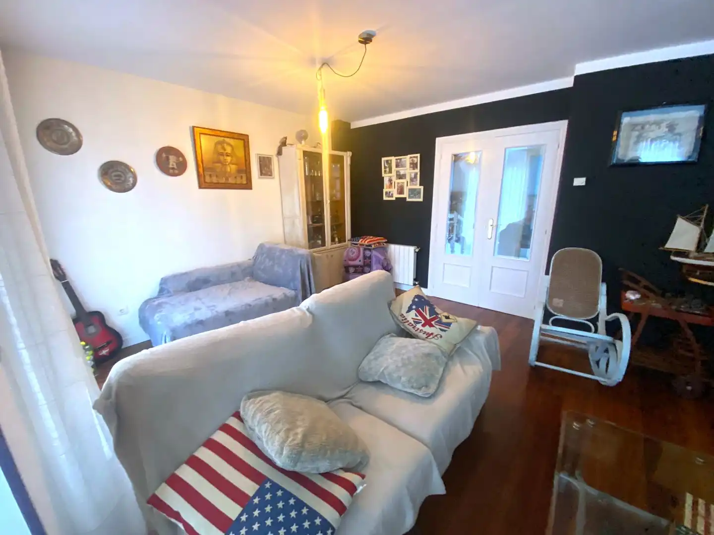 Sala de estar de Casa o chalet en venta en Castro-Urdiales con Calefacción, Jardín privado y Parquet