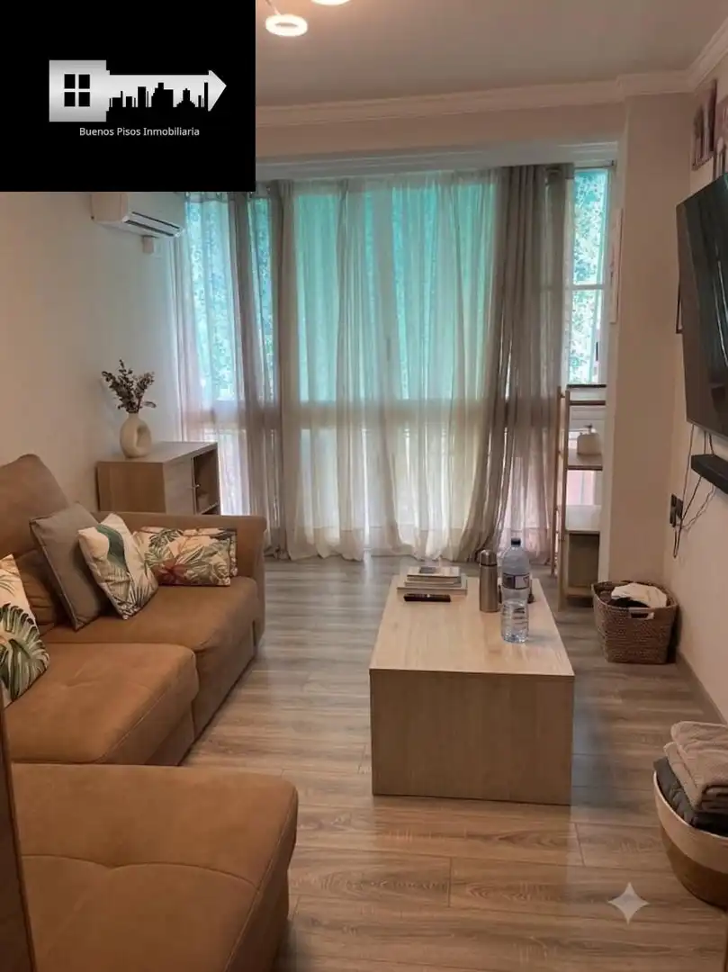 Sala d'estar de Pis en venda en Alicante / Alacant amb Aire condicionat i Calefacció