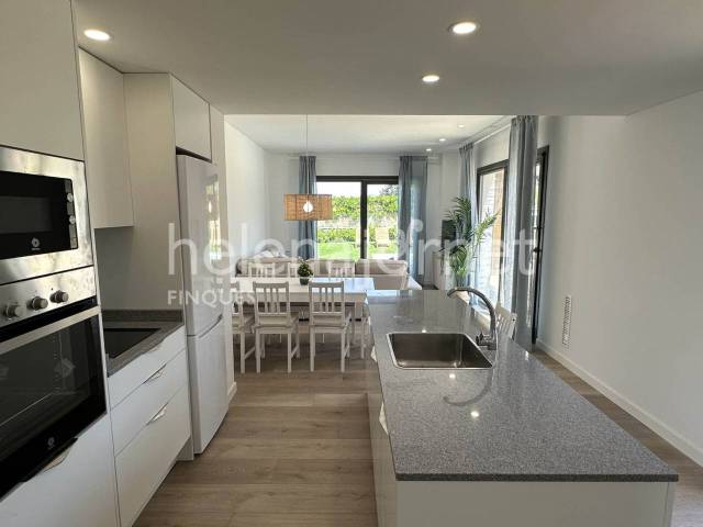 Casa-chalet en Alquiler en Mas Jofre al Barri del Vilar en Golf Costa Brava