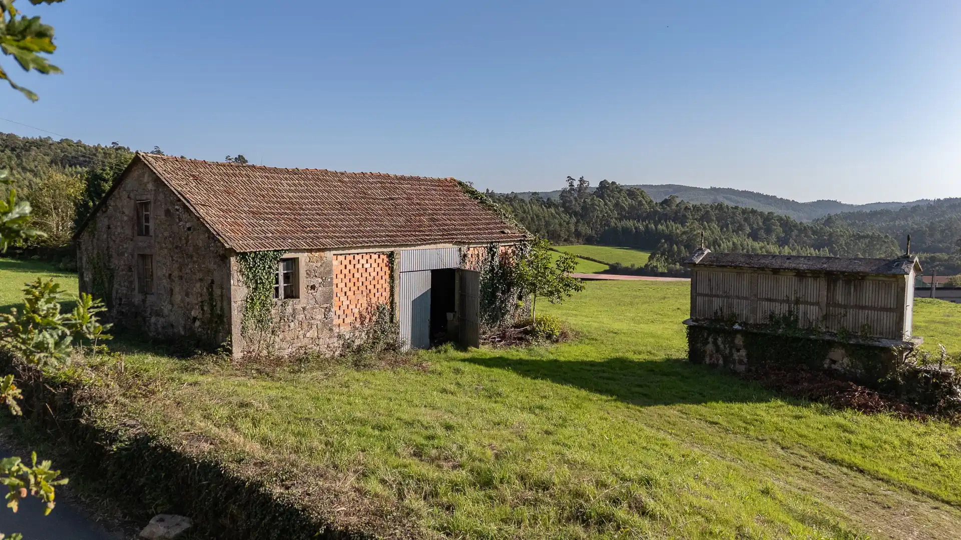 Vista exterior de Finca rústica en venda en Monfero amb Moblat