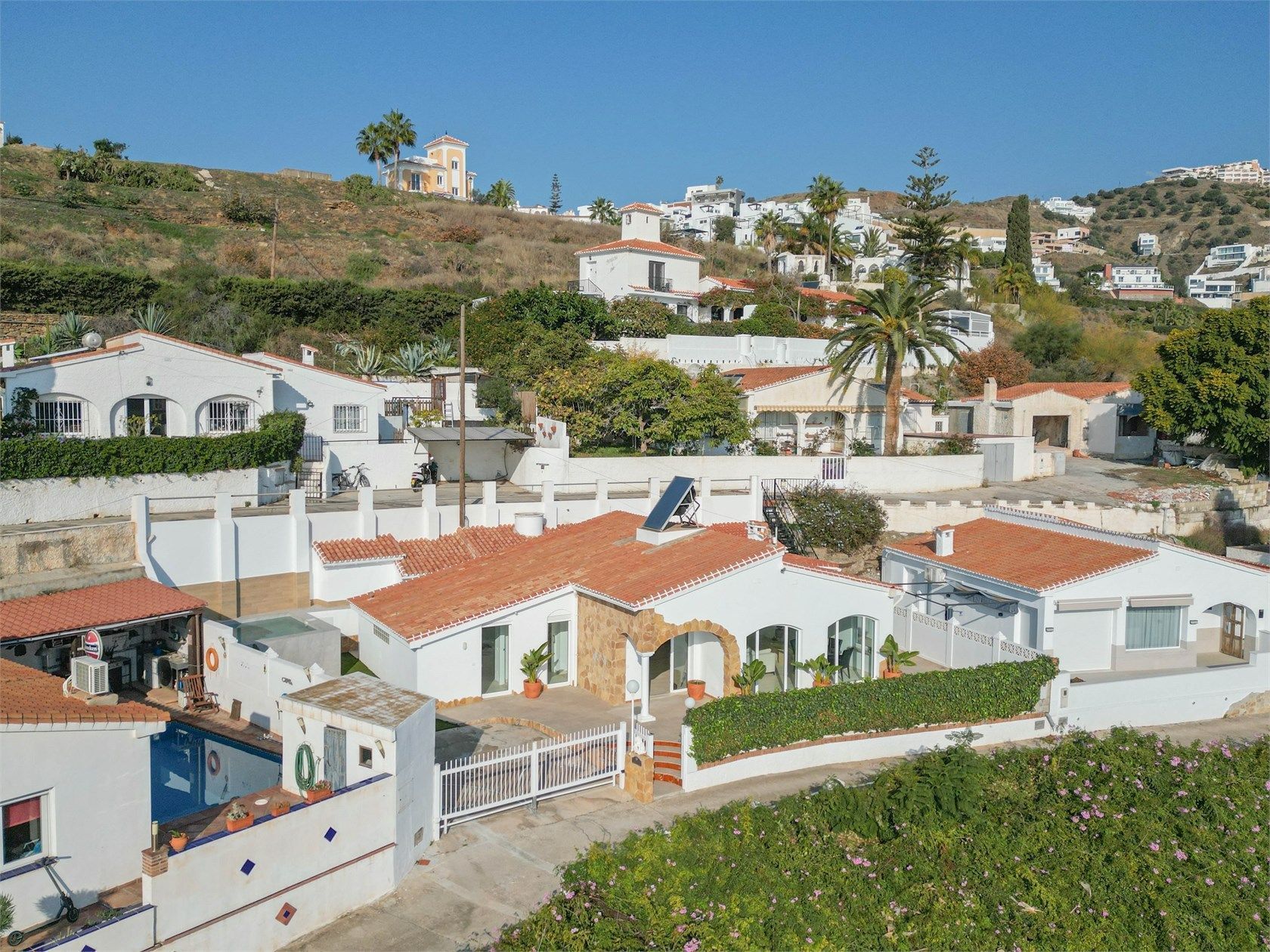 Vista exterior de Casa o chalet en venta en Nerja con Aire acondicionado, Calefacción y Jardín privado
