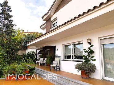 House with balcony for sale in Avenida PUIGDOMI