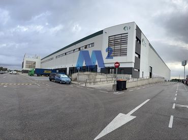 Nau industrial de lloguer a Margarita Nelken