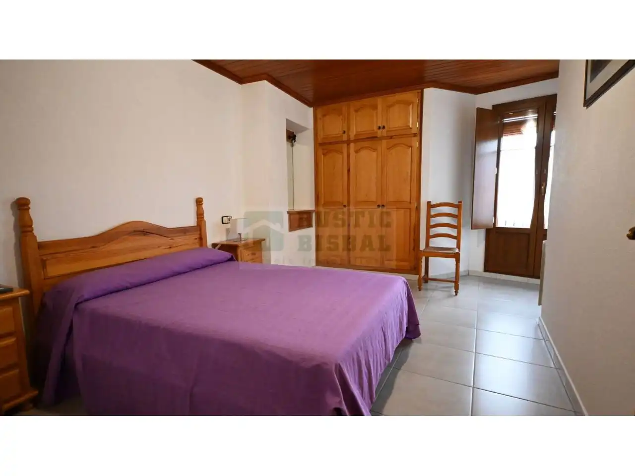 Dormitori de Finca rústica de lloguer en Ullastret amb Aire condicionat, Calefacció i Moblat