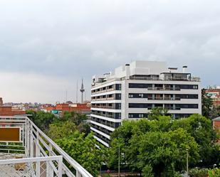 Exterior view of Attic to rent in  Madrid Capital  with Air Conditioner, Heating and Parquet flooring