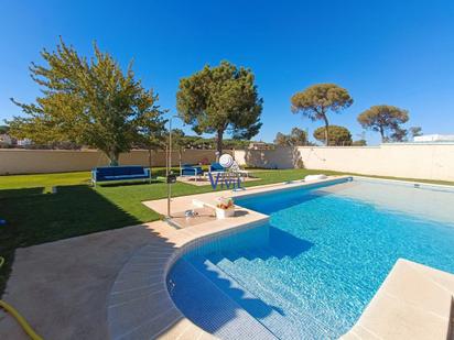 Swimming pool of House or chalet for sale in Alcalá de Guadaira  with Air Conditioner, Storage room and Swimming Pool