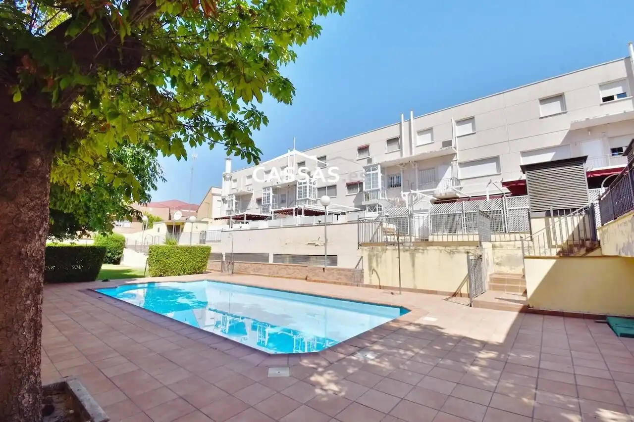 Piscina de Planta baja en venta en Torrejón de Ardoz con Aire acondicionado y Piscina comunitaria