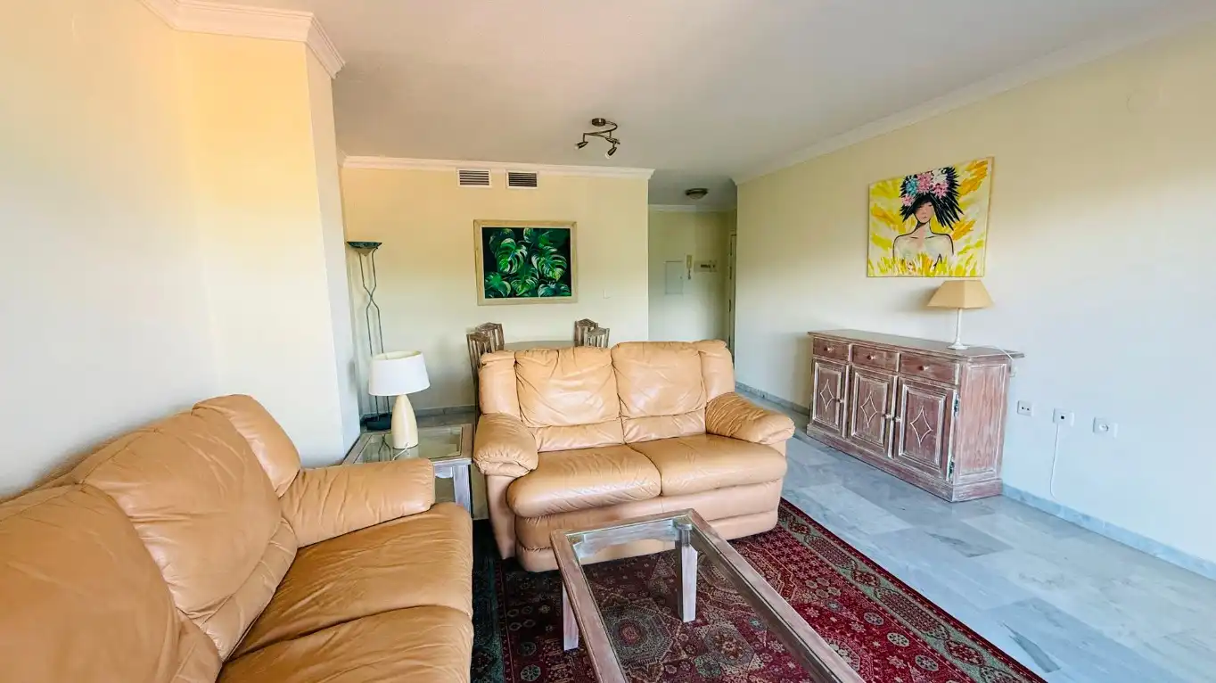 Wohnzimmer von Wohnung zur Miete in Marbella mit Klimaanlage, Terrasse und Möbliert