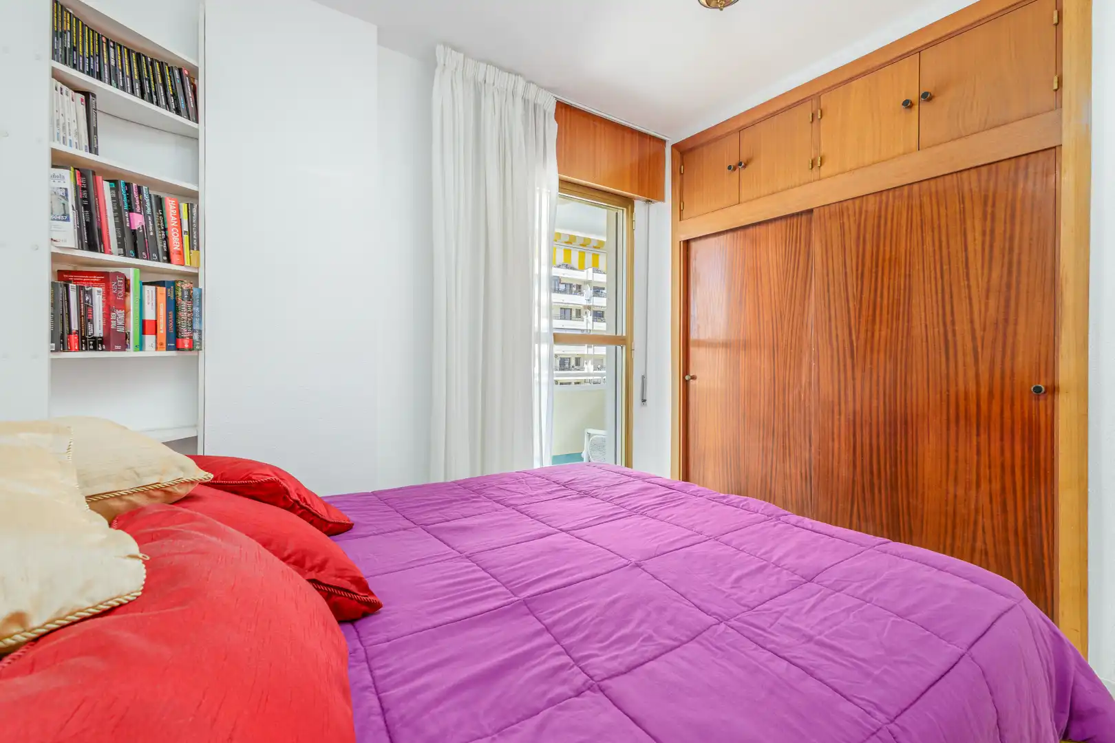 Dormitori de Apartament en venda en Fuengirola amb Terrassa i Balcó