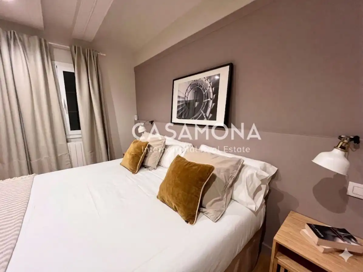 Dormitori de Apartament en venda en Barcelona amb Aire condicionat, Calefacció i Terrassa
