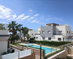 Vista exterior de Casa o xalet en venda en Torrevieja amb Moblat