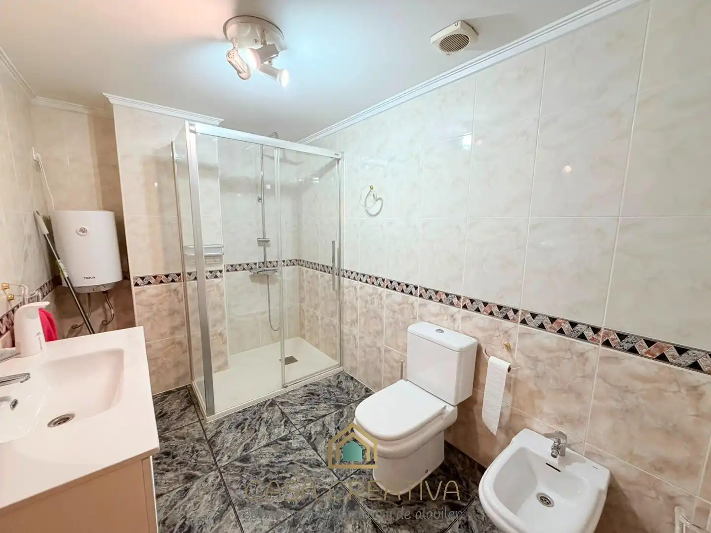 Baño de Casa adosada en venta en Xàtiva con Aire acondicionado, Calefacción y Terraza