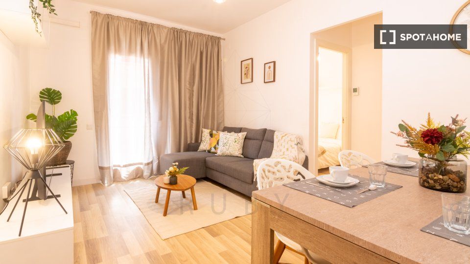 Habitación de Piso de alquiler en L'Hospitalet de Llobregat con Aire acondicionado, Calefacción y Amueblado