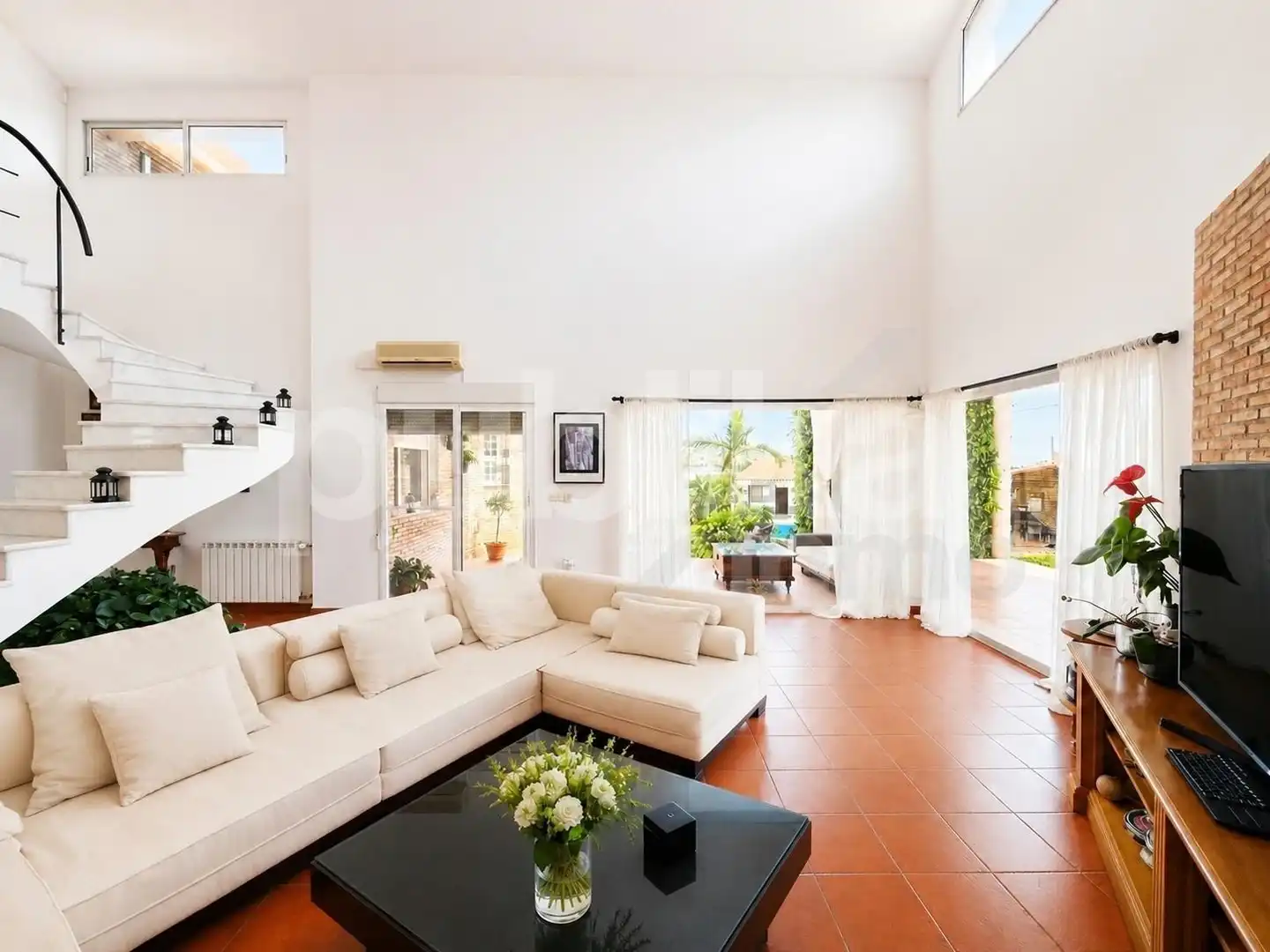 Sala de estar de Casa o chalet en venta en San Vicente del Raspeig / Sant Vicent del Raspeig con Aire acondicionado, Calefacción y Piscina