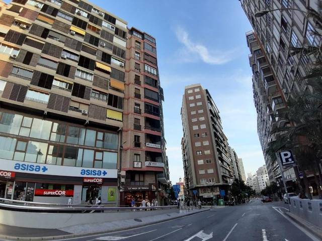 Piso en Alquiler en Calle General Primo de Rivera en Barrio del Centro