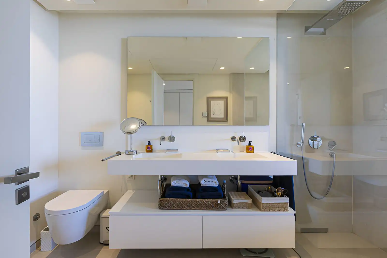 Bathroom of Ground floor for sale in Marbella  with Air Conditioner, Terrace and Storage room