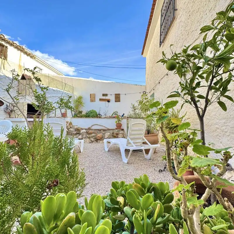 House with pool for sale in La Muela