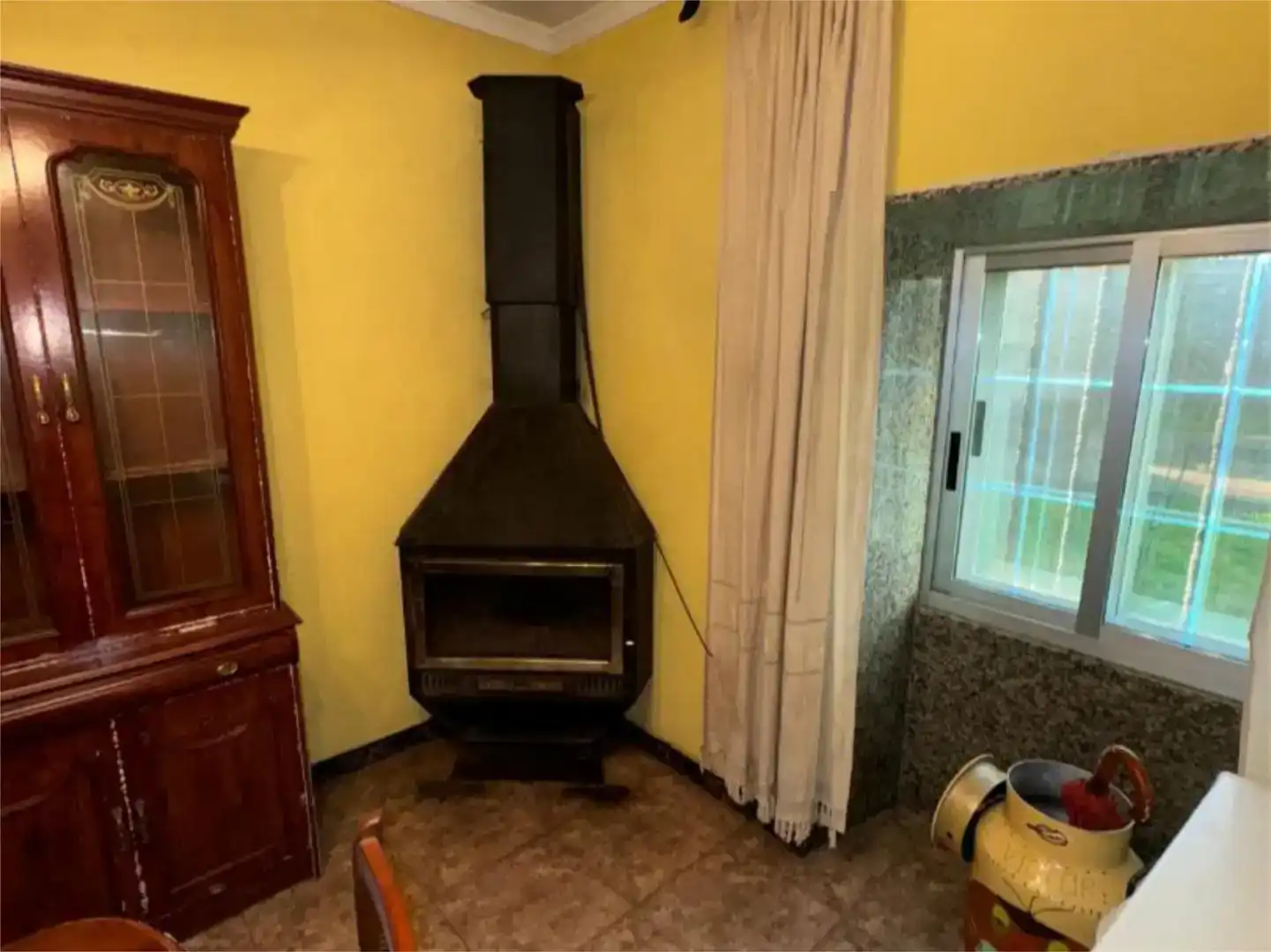 Wohnung zum Verkauf in Negreira mit Privatgarten und Möbliert