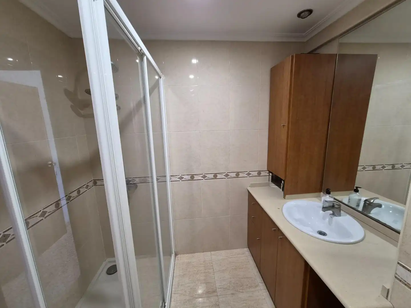 Baño de Piso en venta en Valencia con Aire acondicionado