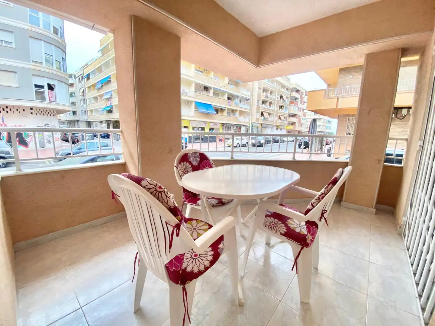 Terraza de Planta baja de alquiler en Torrevieja con Calefacción, Amueblado y Horno