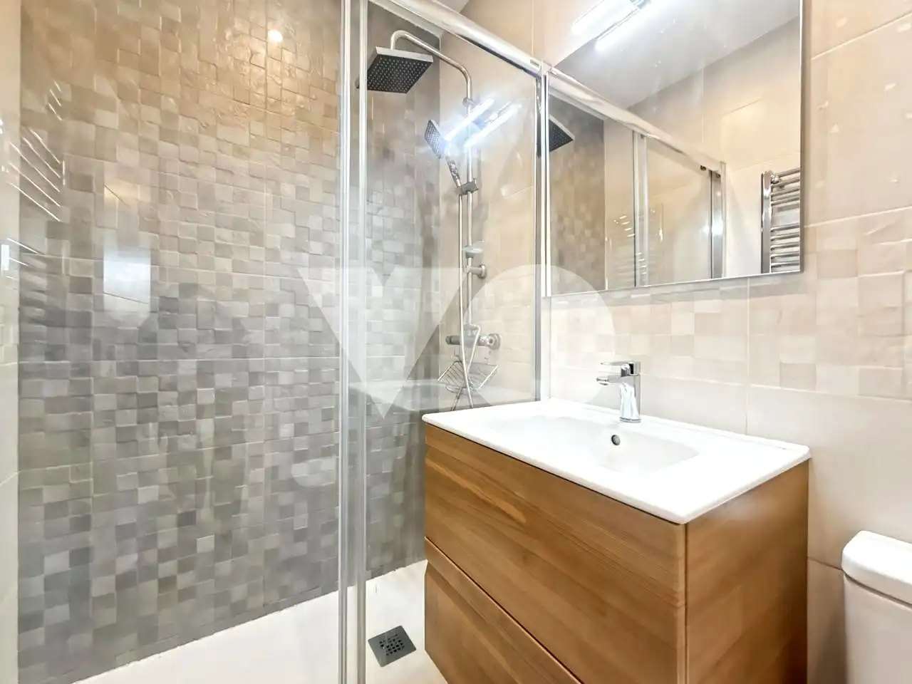 Bathroom of Attic for sale in Madrid  with Air Conditioner, Heating and Terrace
