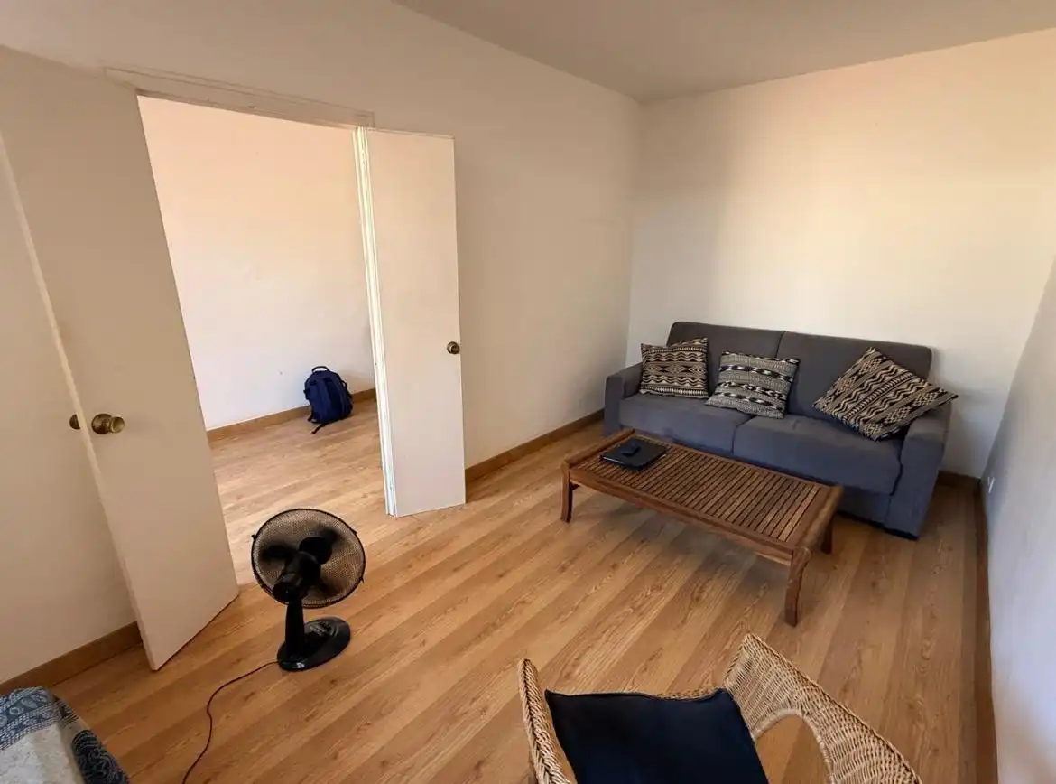 Sala d'estar de Àtic en venda en Barcelona amb Parquet i Terrassa