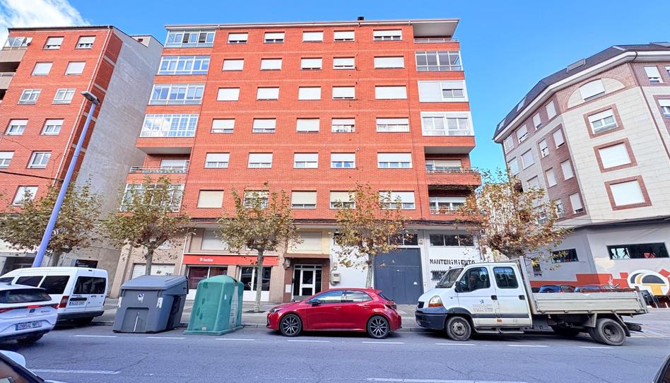 Foto 1 de Pis en venda a Avenida Portugal, Flores de Sil - La Placa, León