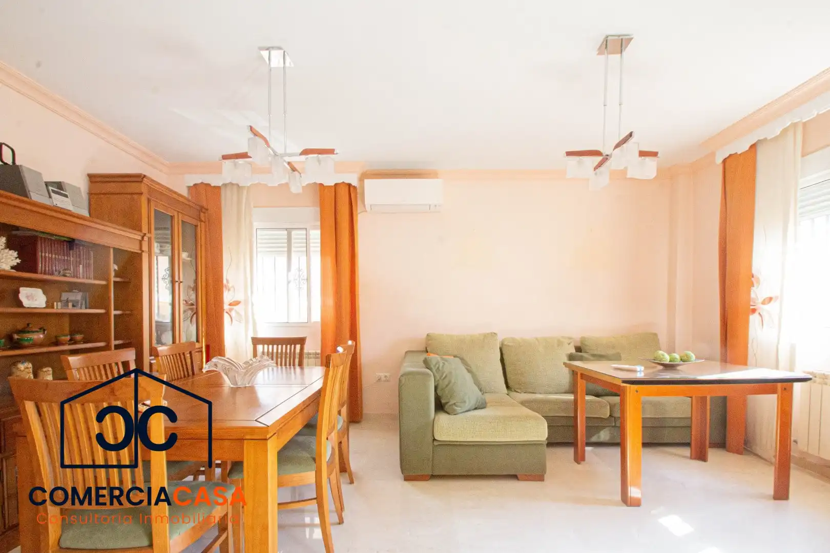 Vista exterior de Casa adosada en venta en Jun con Aire acondicionado, Calefacción y Terraza