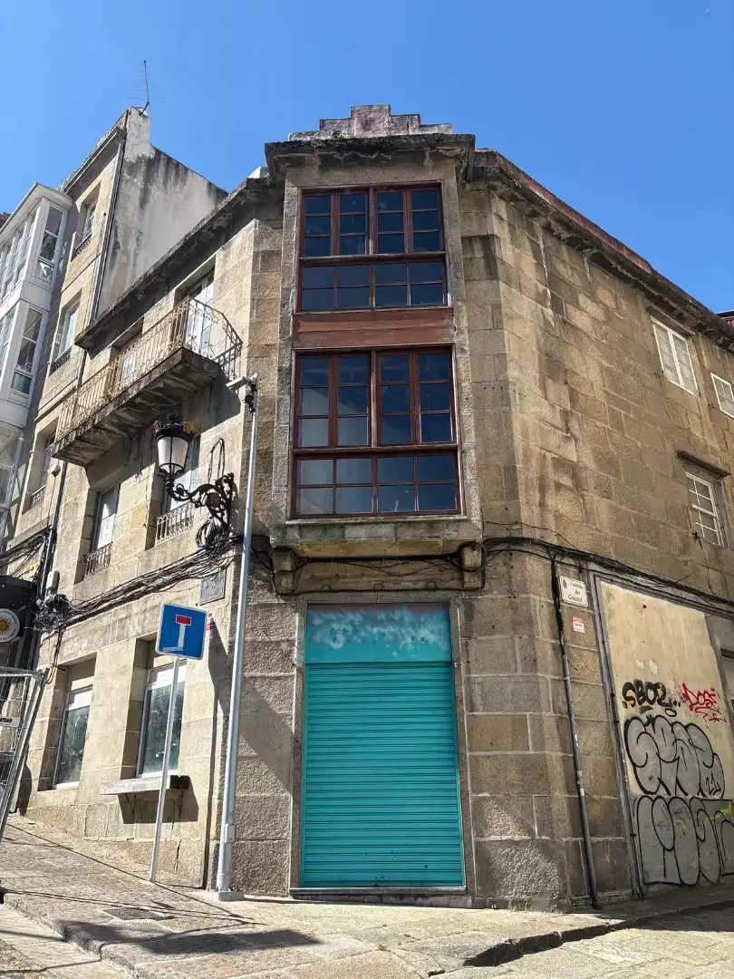 Vista exterior de Edificio en venta en Vigo 