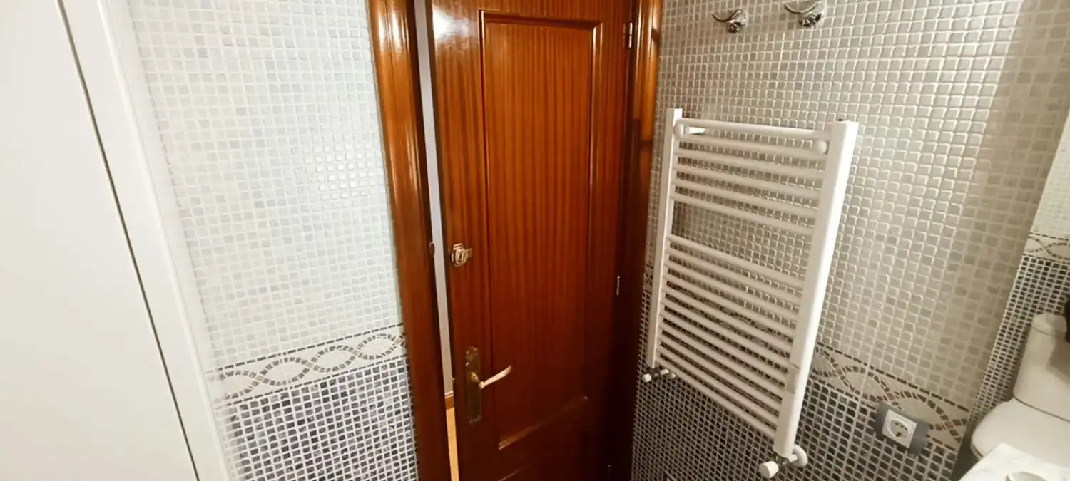 Baño de Piso en venta en Gijón  con Calefacción