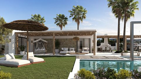 VILLA XÚQUER es una casa de lujo en la urbanización Monte Solana con vistas panorámicas al mar y a la montaña. Ubicada en una gran