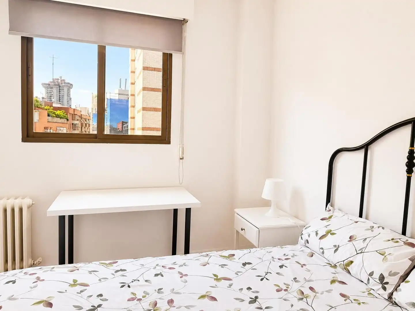 Bedroom of Flat for rent in Madrid  with Air Conditioner, Heating and Furnished