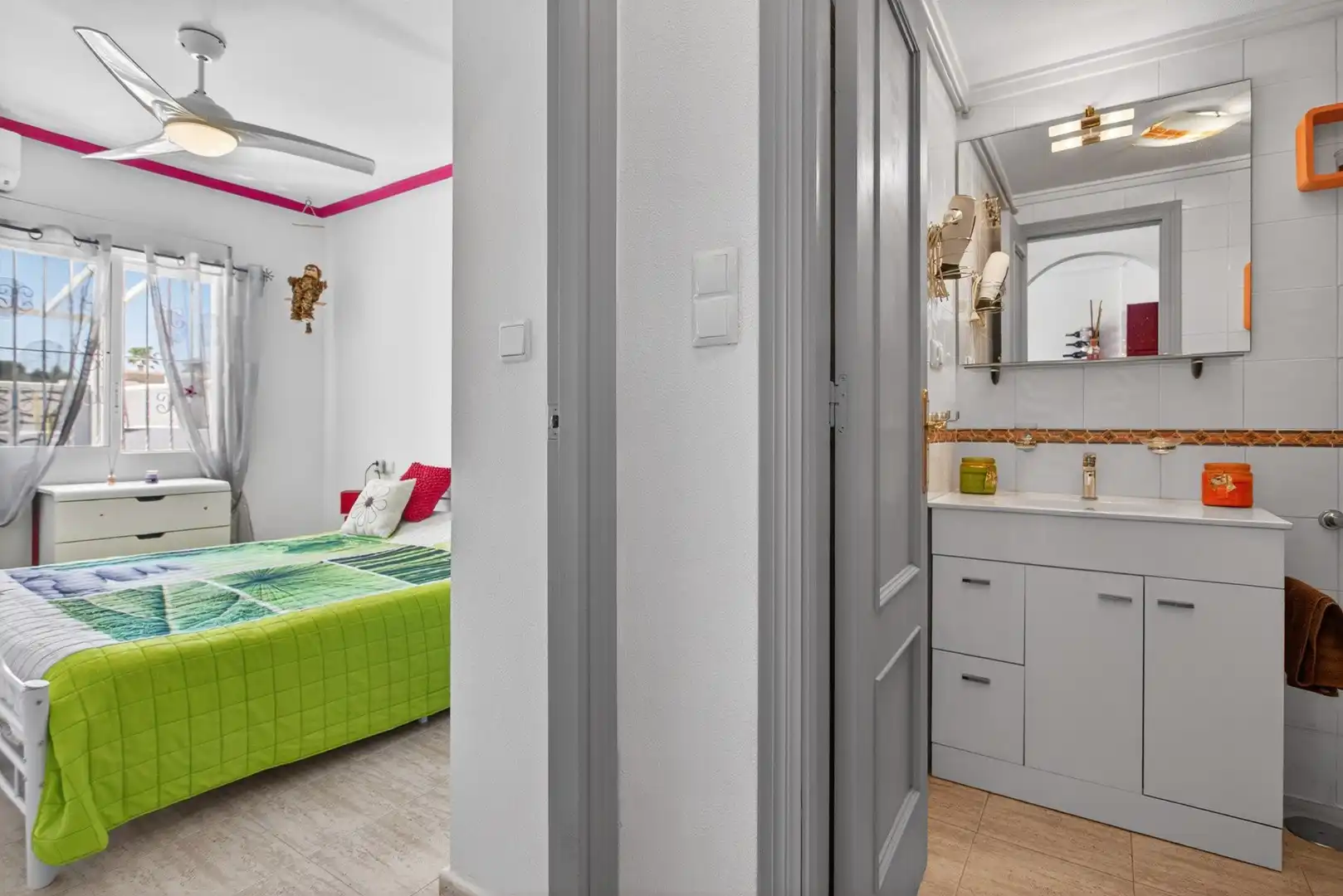 Habitación de Apartamento en venta en Orihuela con Amueblado y Lavadora