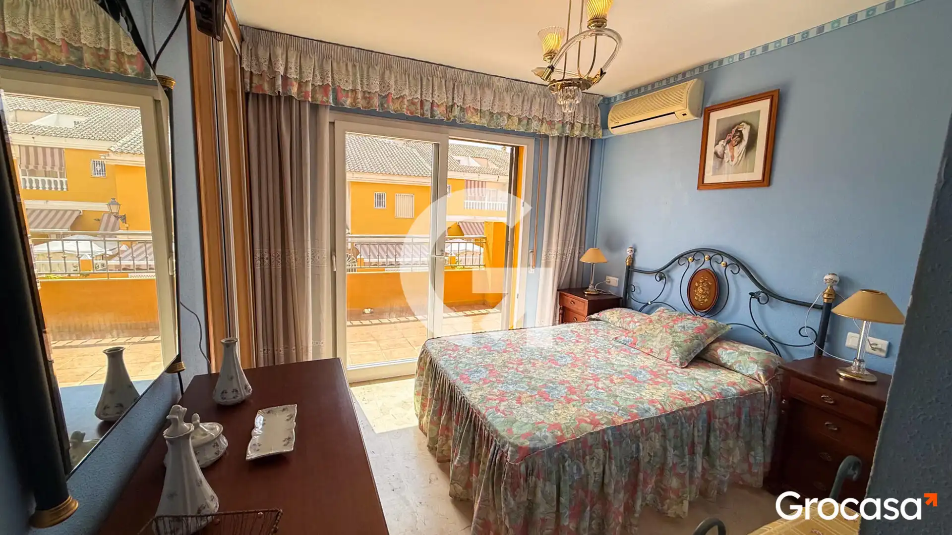 Dormitori de Casa adosada en venda en Vélez-Málaga amb Aire condicionat, Calefacció i Jardí privat