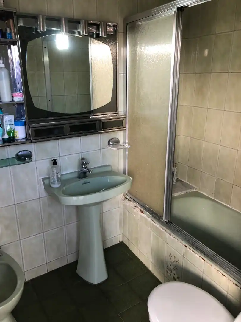 Bathroom of Houses for sale in Santa Coloma de Gramenet  with Private garden, Terrace and Storage room