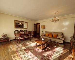 Sala d'estar de Pis en venda en Valle de Mena amb Balcó