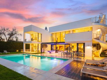 Villa con balcone in vendita a Calle Jesus Puente 12