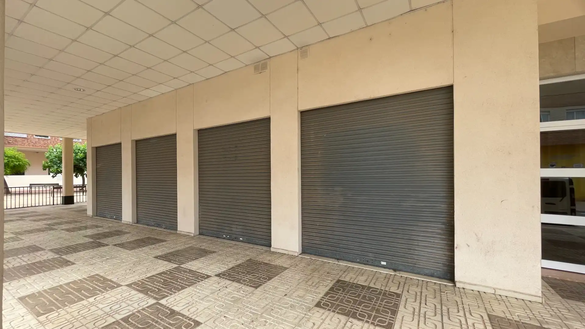 Locale commerciale in vendita a Calle Leopoldo Querol Rosso, imagen 2