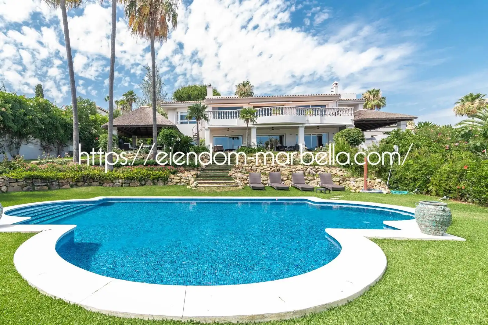 Chalet con piscina en venta en Elviria - Cabopino, imagen 2