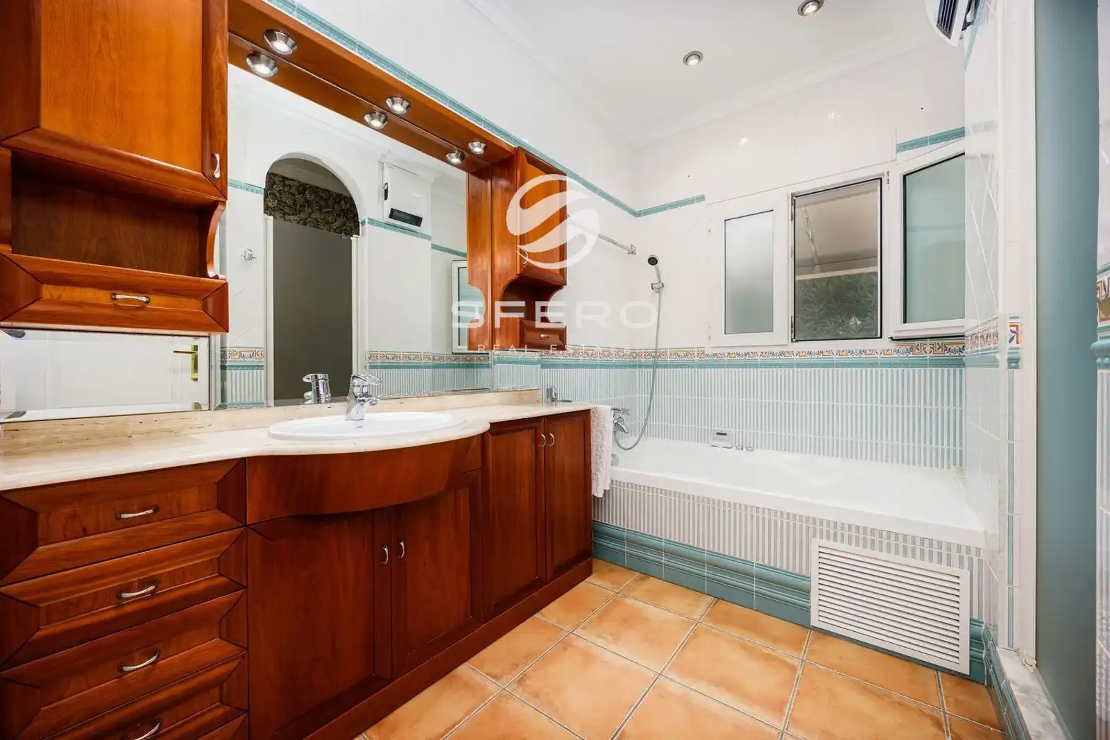 Detached house with pool for sale in El Montgó, imagen 5